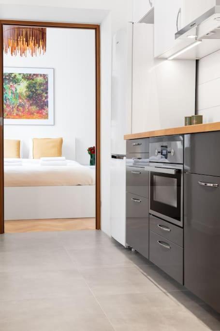 Househost Apt - Krowoderska 55 Краков Экстерьер фото