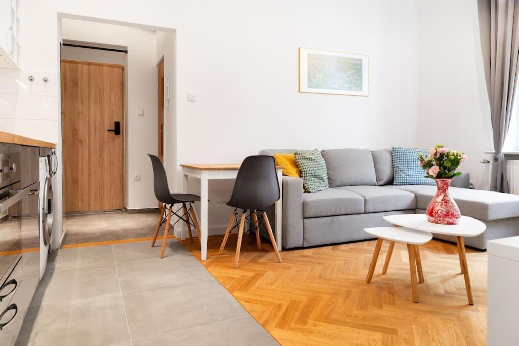 Househost Apt - Krowoderska 55 Краков Экстерьер фото